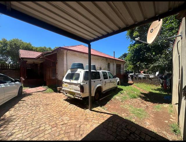 6 BEDROOM HOUSE FOR SALE IN MALVERN